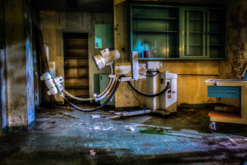Illustration for article titled The Decaying Remains of Abandoned Hospitals